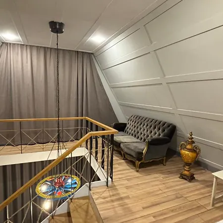 Chalet Palm *